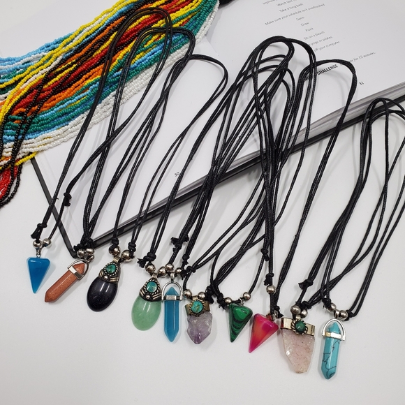 Dainty Stone Necklace Choker Boho Hand Crafted NEW - Picture 3 of 3